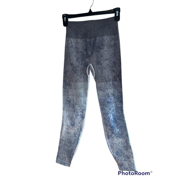 Lululemon Ebb To Train Tight  Seamless Leggings Size 6 - Picture 6 of 12